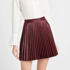 New Vegan Leather Pleated Mini skirt SZ 6